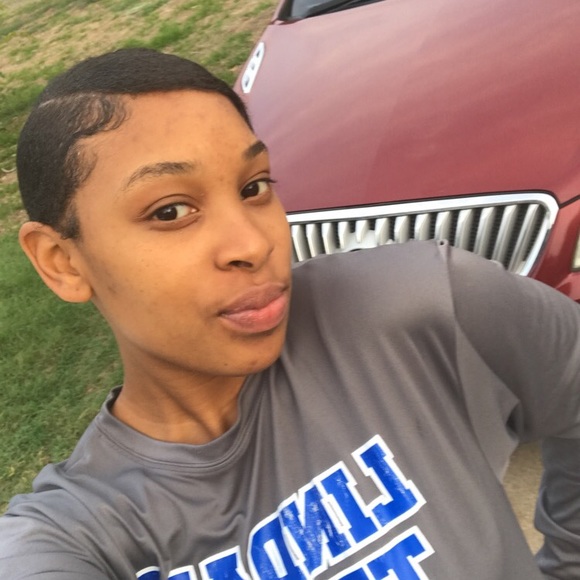 Meet your Posher, Laraebion - Picture 1 of 1